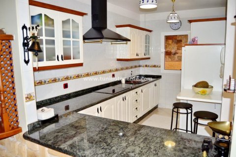 Villa in vendita Torviscas, Tenerife, Spagna 4 camere da letto, 400 mq. N° 24286 - foto 16
