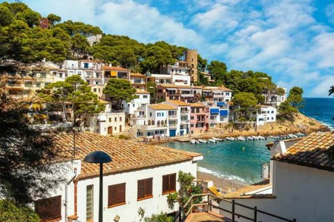 European millionaires are buying real estate in Mallorca