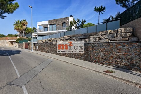 Villa in vendita a Sant Feliu de Guixols, Girona, Spagna 4 camere da letto, 523 mq. N° 30979 - foto 2
