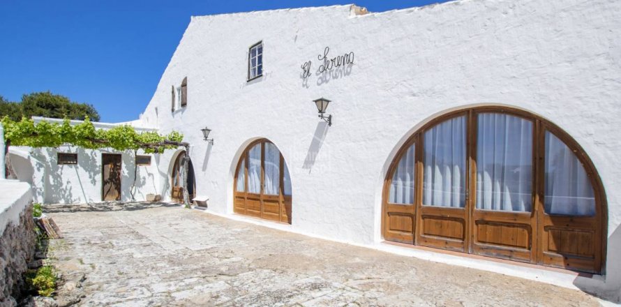 Casa a Mahon, Menorca, Spagna 6 camere da letto, 395 mq. N° 23910