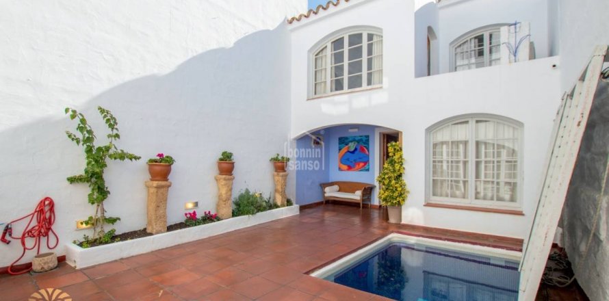 Villetta a schiera Ciutadella De Menorca, Menorca, Spagna 5 camere da letto, 286 mq. N° 39645