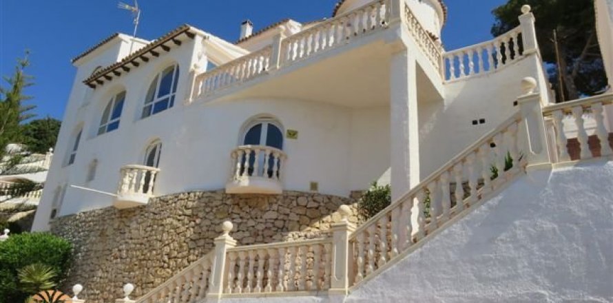Villa a Benissa, Alicante, Spagna 5 camere da letto, 415 mq. N° 39383