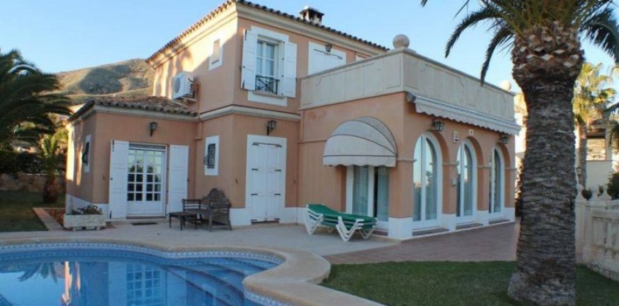 Villa a Finestrat, Alicante, Spagna 5 camere da letto, 335 mq. N° 45474