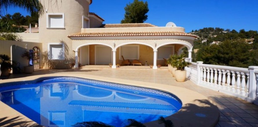 Villa a Benissa, Alicante, Spagna 4 camere da letto, 255 mq. N° 44159