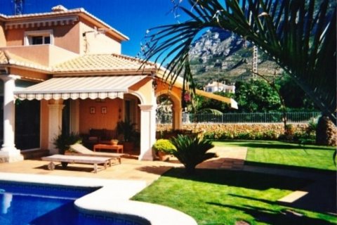 Villa in vendita a Denia, Alicante, Spagna 5 camere da letto, 203 mq. N° 45502 - foto 4