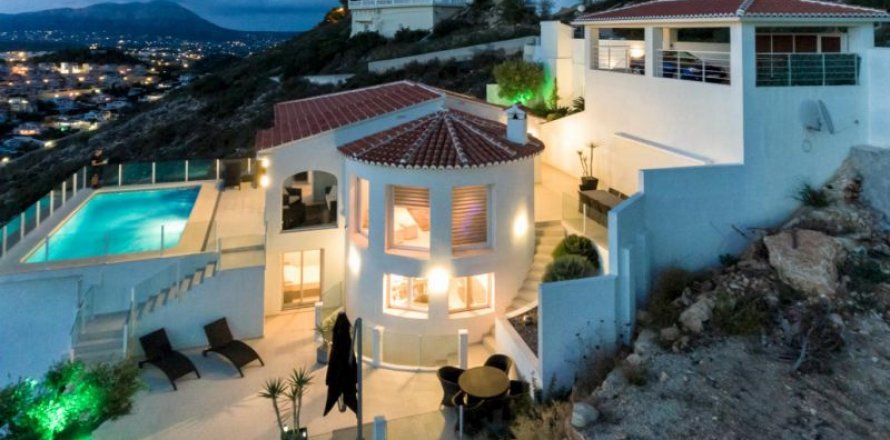 Villa a Cumbre Del Sol, Alicante, Spagna 4 camere da letto, 236 mq. N° 43958