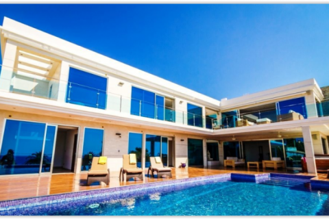 Villa in vendita a Calpe, Alicante, Spagna 5 camere da letto, 500 mq. N° 44942 - foto 1
