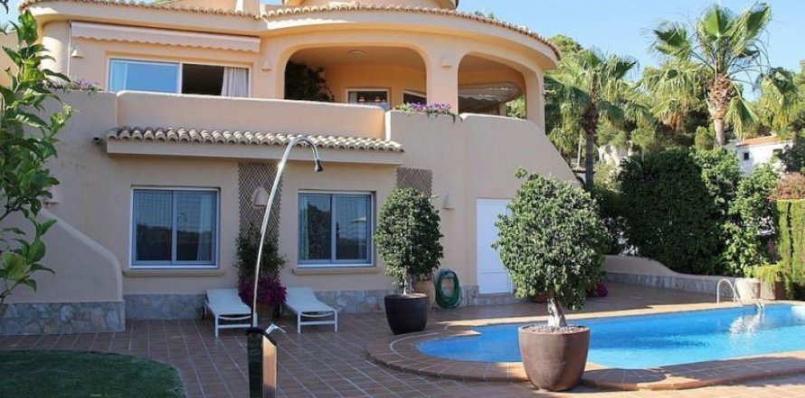 Villa a Moraira, Alicante, Spagna 3 camere da letto, 390 mq. N° 43703