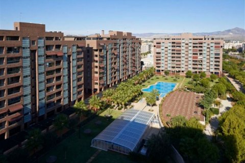 Appartamento in vendita Alicante, Spagna 4 camere da letto, 123 mq. N° 45870 - foto 5