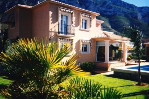 Villa in vendita a Denia, Alicante, Spagna 5 camere da letto, 203 mq. N° 45502 - foto 1