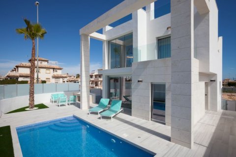 Villa in vendita a Alicante, Spagna 3 camere da letto, 260 mq. N° 44516 - foto 1