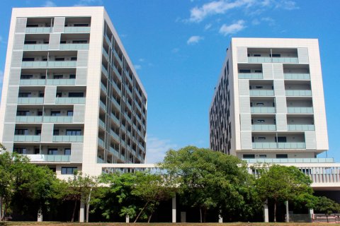Ponent Badalona, Barcelona, Spagna N° 47914 - foto 1