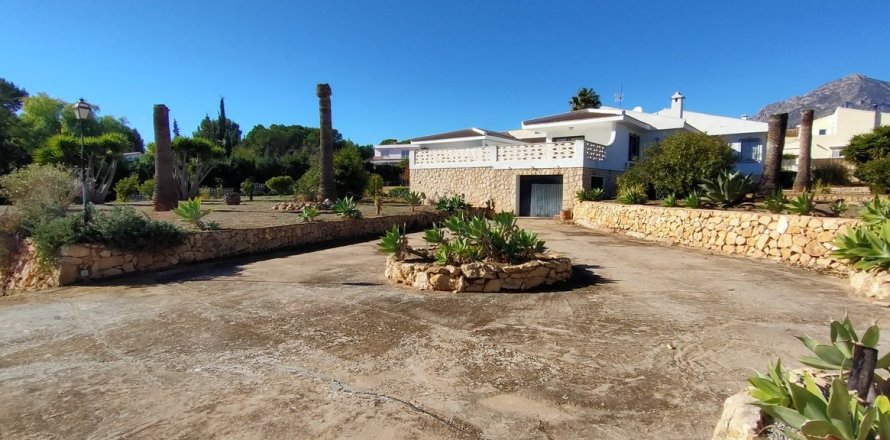 Casa a La Nucia, Alicante, Spagna 5 camere da letto, 400 mq. N° 50156