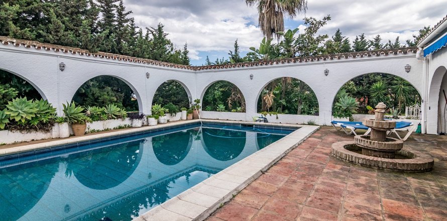 Villa Estepona, Malaga, Spagna 4 camere da letto, 313 mq. N° 53533