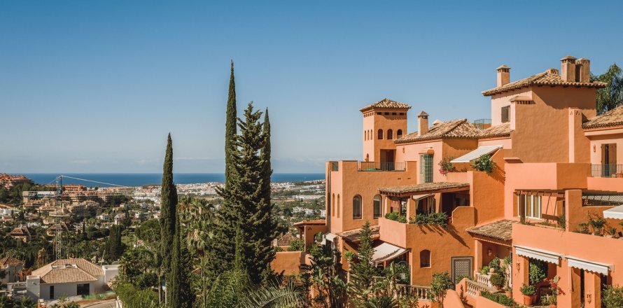 Duplex Nueva Andalucia, Malaga, Spagna 3 camere da letto, 294 mq. N° 53579