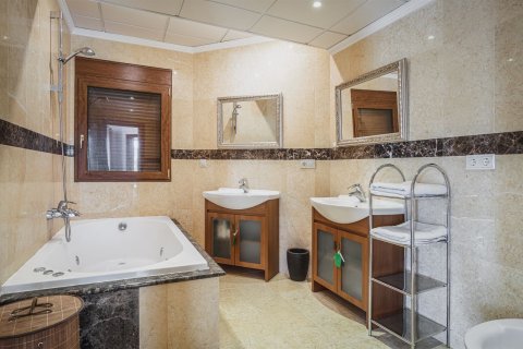 Villa in vendita a Benahavis, Malaga, Spagna 5 camere da letto, 555 mq. N° 53412 - foto 9