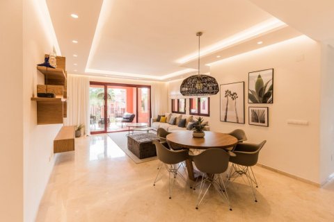 Duplex in vendita a Marbella Del Este, Malaga, Spagna 4 camere da letto, 211 mq. N° 53483 - foto 9