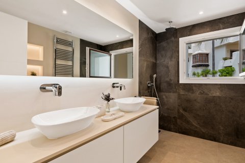 Appartamento in vendita Estepona, Malaga, Spagna 4 camere da letto, 137 mq. N° 53527 - foto 7
