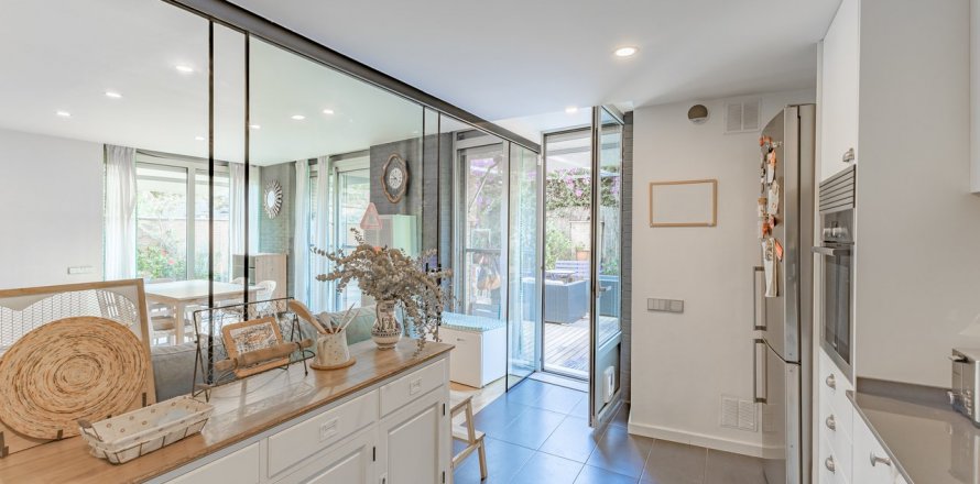 Appartamento Barcelona, Spagna 3 camere da letto, 102 mq. N° 56921
