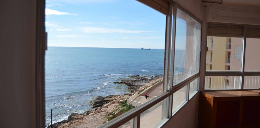 Appartamento a Torrevieja, Alicante, Spagna 3 camere da letto, 120 mq. N° 58339