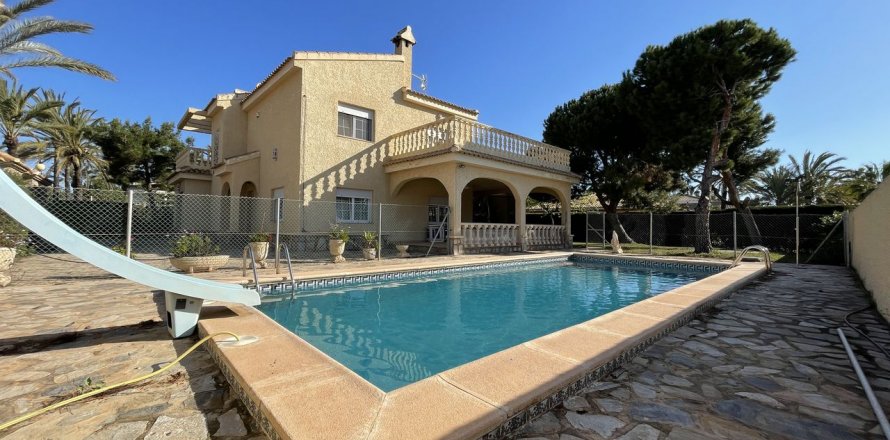 Villa a Cabo Roig, Alicante, Spagna 4 camere da letto, 245 mq. N° 59028