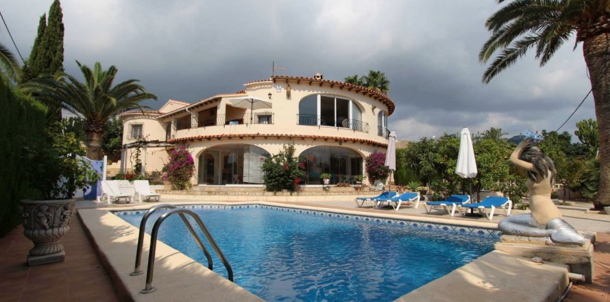 Villa a Calpe, Alicante, Spagna 7 camere da letto, 295 mq. N° 59000