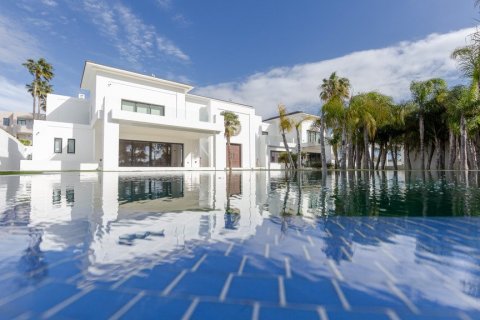Villa in vendita San Roque, Cadiz, Spagna 8 camere da letto, 1.6 mq. N° 3270 - foto 2