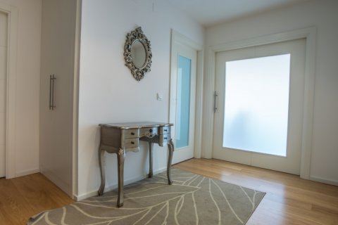 Appartamento in vendita a Madrid, Spagna 5 camere da letto, 235 mq. N° 3072 - foto 6