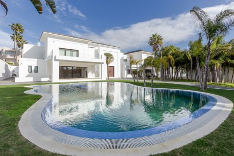 Villa in vendita San Roque, Cadiz, Spagna 8 camere da letto, 1.6 mq. N° 3270 - foto 4
