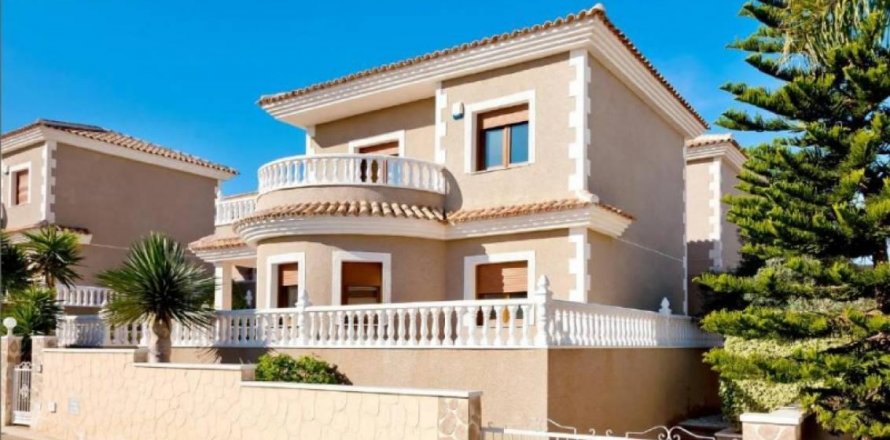 Villa Torrevieja, Alicante, Spānijā 3 istabas, 135 m2 Nr. 13227