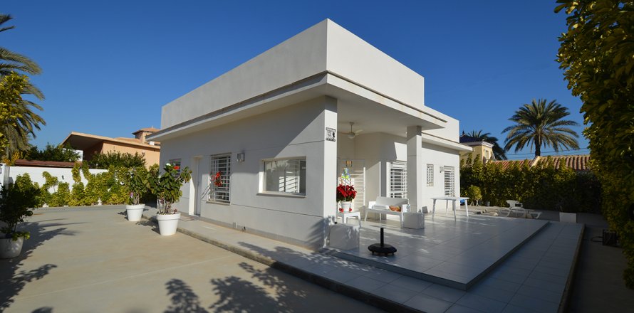 Villa Cabo Roig, Alicante, Spānijā 3 istabas, 124 m2 Nr. 19371