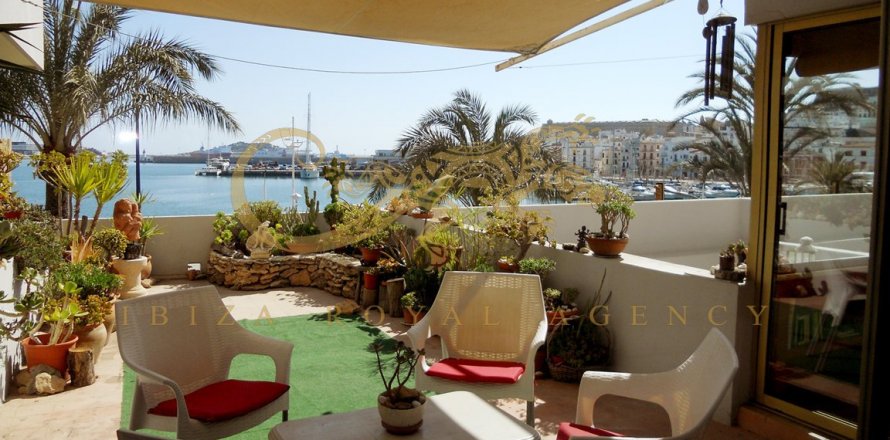 Dzīvoklis Ibiza town, Ibiza, Spānijā 4 istabas, 245 m2 Nr. 30870
