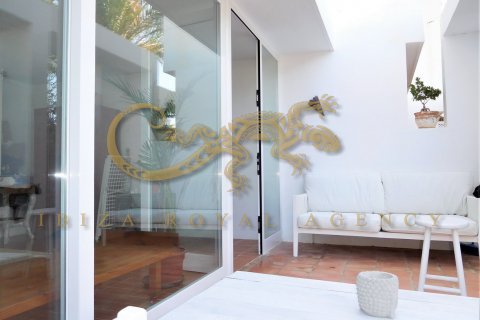 Dvīņu māja pārdošanā Talamanca, Ibiza, Spānijā 2 istabas, 92 m2 Nr. 30823 - attēls 5