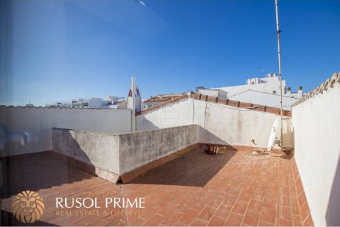 Dzīvoklis pārdošanā Mahon, Menorca, Spānijā 3 istabas, 88 m2 Nr. 39206 - attēls 2