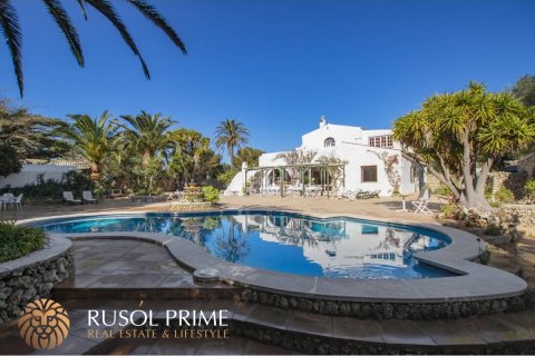 Villa pārdošanā Es Castell, Menorca, Spānijā 12 istabas, 700 m2 Nr. 39057 - attēls 1