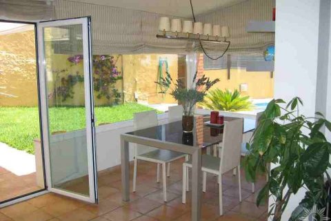 Villa pārdošanā Barcelona, Spānijā 4 istabas, 220 m2 Nr. 41463 - attēls 10