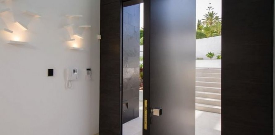 Villa Marbella, Malaga, Spānijā 840 m2 Nr. 46068