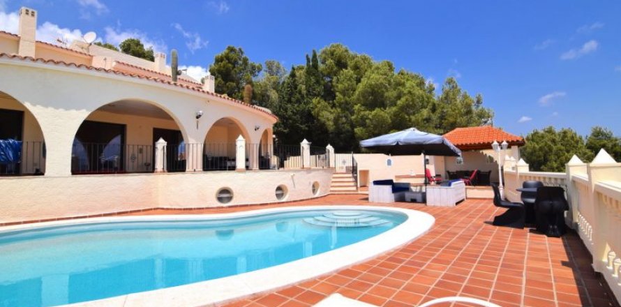 Villa La Nucia, Alicante, Spānijā 5 istabas, 425 m2 Nr. 43678