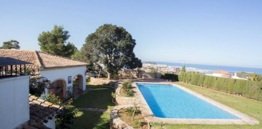 Villa Denia, Alicante, Spānijā 5 istabas, 670 m2 Nr. 43623
