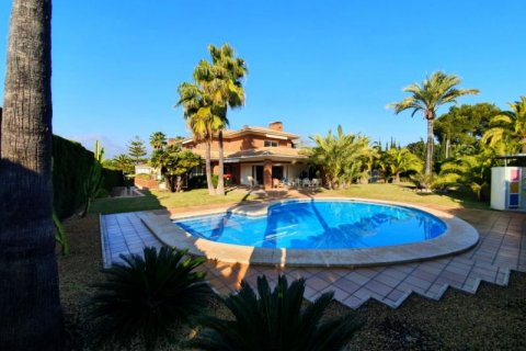 Villa pārdošanā Benidorm, Alicante, Spānijā 7 istabas, 650 m2 Nr. 42610 - attēls 1