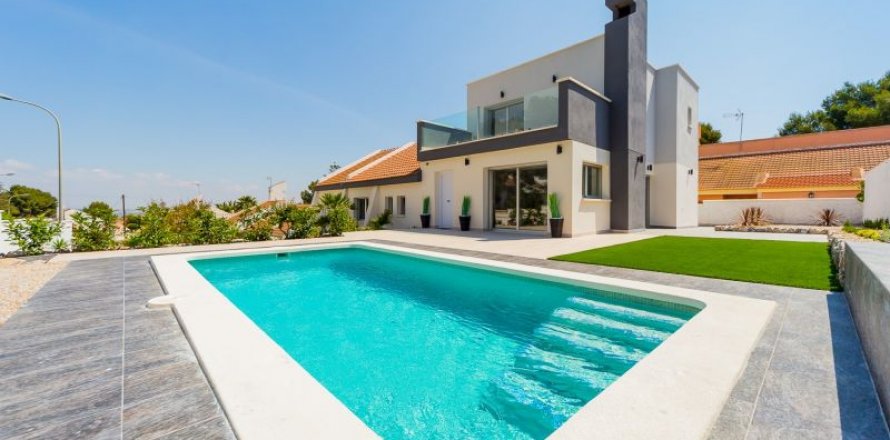 Villa Torrevieja, Alicante, Spānijā 4 istabas, 191 m2 Nr. 44938