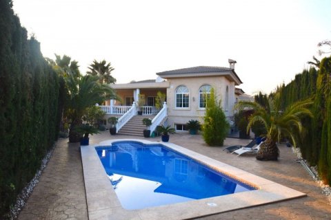 Villa pārdošanā Alfaz del Pi, Alicante, Spānijā 5 istabas, 470 m2 Nr. 44380 - attēls 1