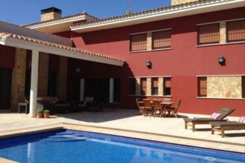 Villa pārdošanā El Campello, Alicante, Spānijā 6 istabas, 700 m2 Nr. 44433 - attēls 1