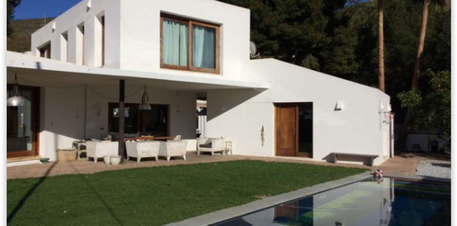 Villa Moraira, Alicante, Spānijā 4 istabas, 253 m2 Nr. 44328