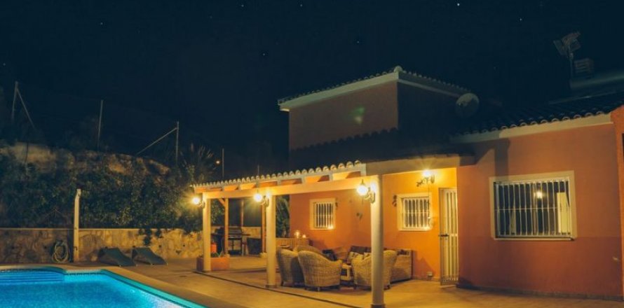 Villa El Campello, Alicante, Spānijā 3 istabas, 270 m2 Nr. 44028