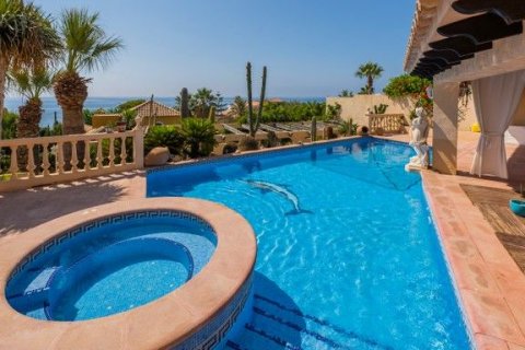 Villa pārdošanā El Campello, Alicante, Spānijā 4 istabas, 300 m2 Nr. 44107 - attēls 2