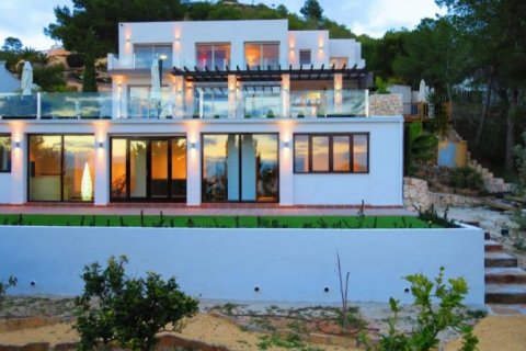 Villa pārdošanā Calpe, Alicante, Spānijā 4 istabas, 326 m2 Nr. 44897 - attēls 1