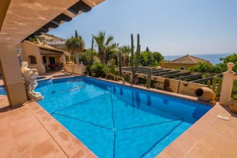 Villa pārdošanā El Campello, Alicante, Spānijā 4 istabas, 300 m2 Nr. 44107 - attēls 1