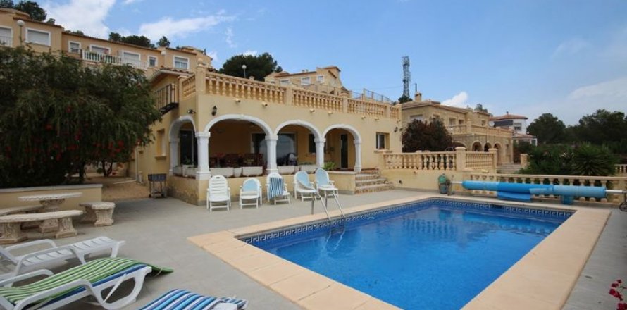Villa Calpe, Alicante, Spānijā 4 istabas, 250 m2 Nr. 44461