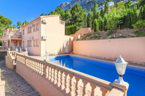 Villa pārdošanā Calpe, Alicante, Spānijā 8 istabas, 320 m2 Nr. 44475 - attēls 1